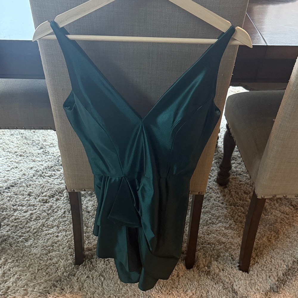 Elegant Green Sleeveless Dress